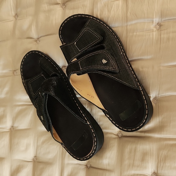 Finn Comfort Jamaica Slip-On Sandals - Picture 2 of 9